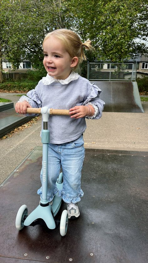 Liefjes & Co Kinderstep – 3-wielen Step - Met Lichtgevende Wielen – 2-6 jaar – Pastelblauw