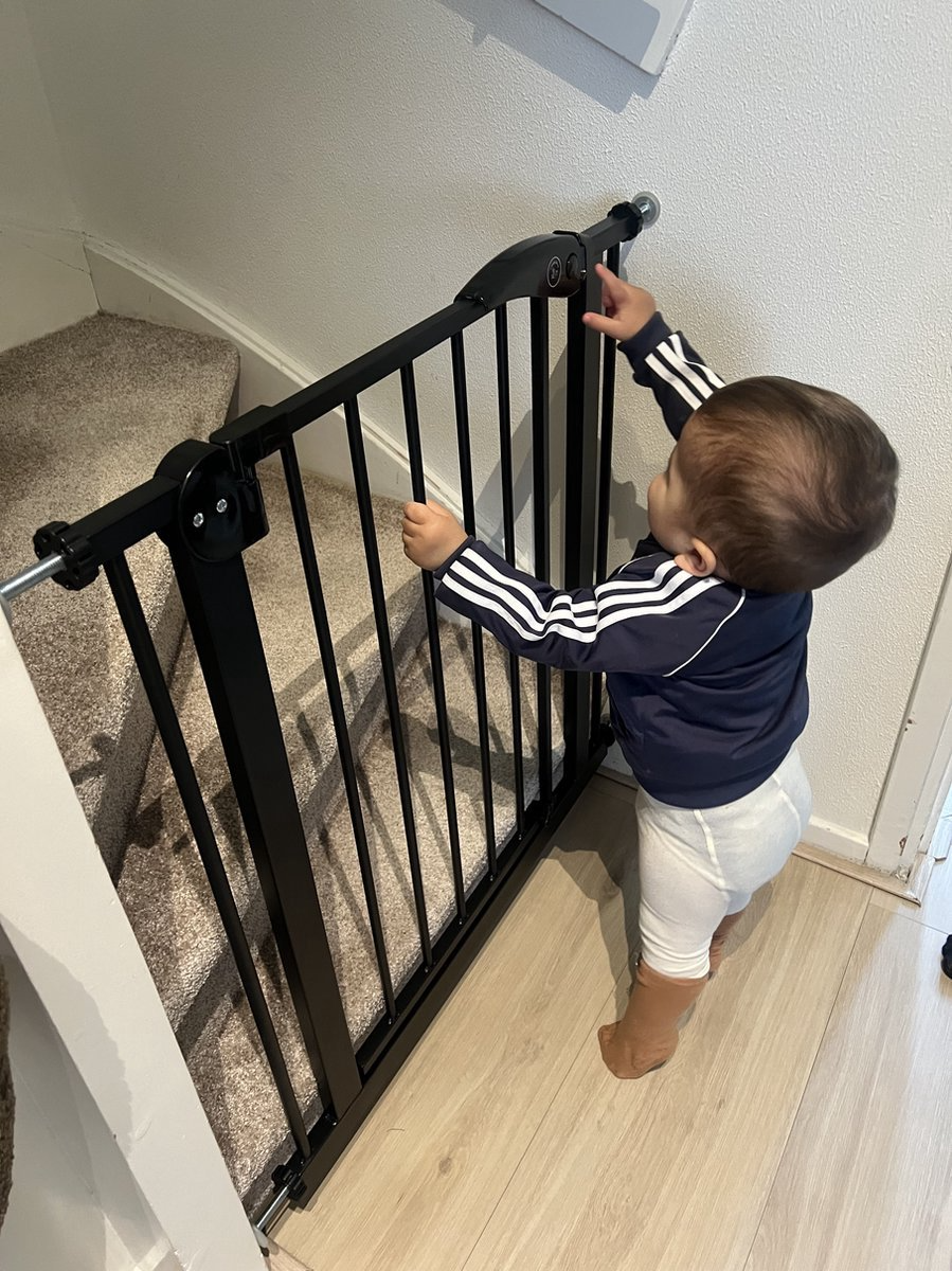 Liefjes & Co Stair Gate Without Drilling - 75 to 82 cm - Safety Gates - Child Gate - Clamp Mounting - Black
